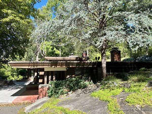 32 Deer Run Road