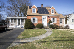 10 Ingleside Avenue