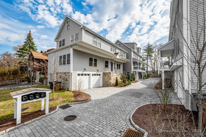 165 Highview Avenue
