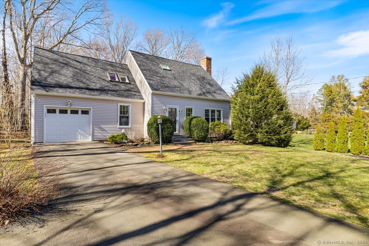 Photo of 43 Bunker Hill Road, Guilford, CT 06437