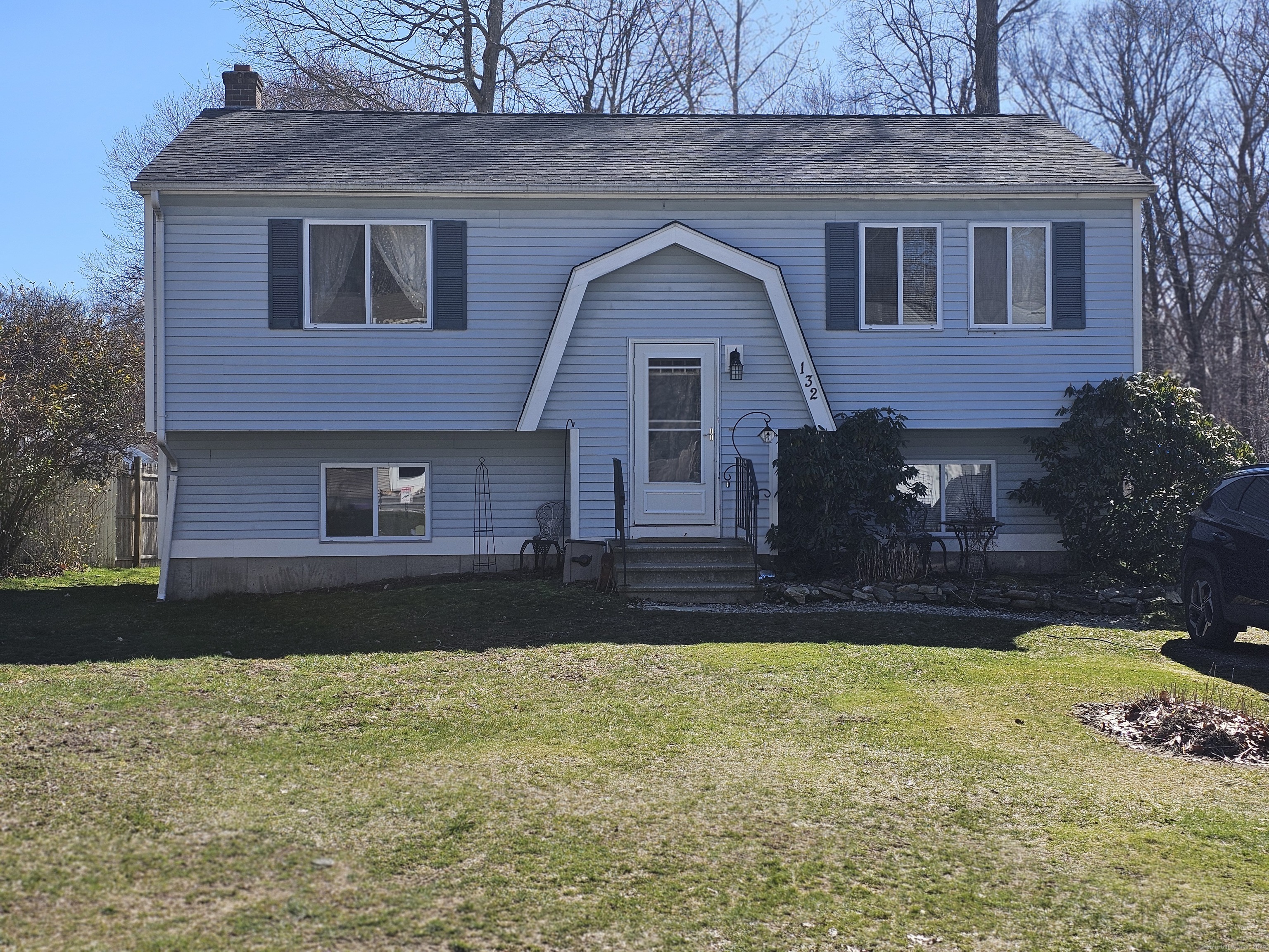 132 COLONIAL RD Road Plainfield CT