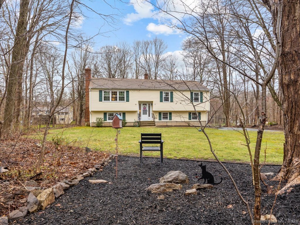 44 Oriole Circle Guilford CT