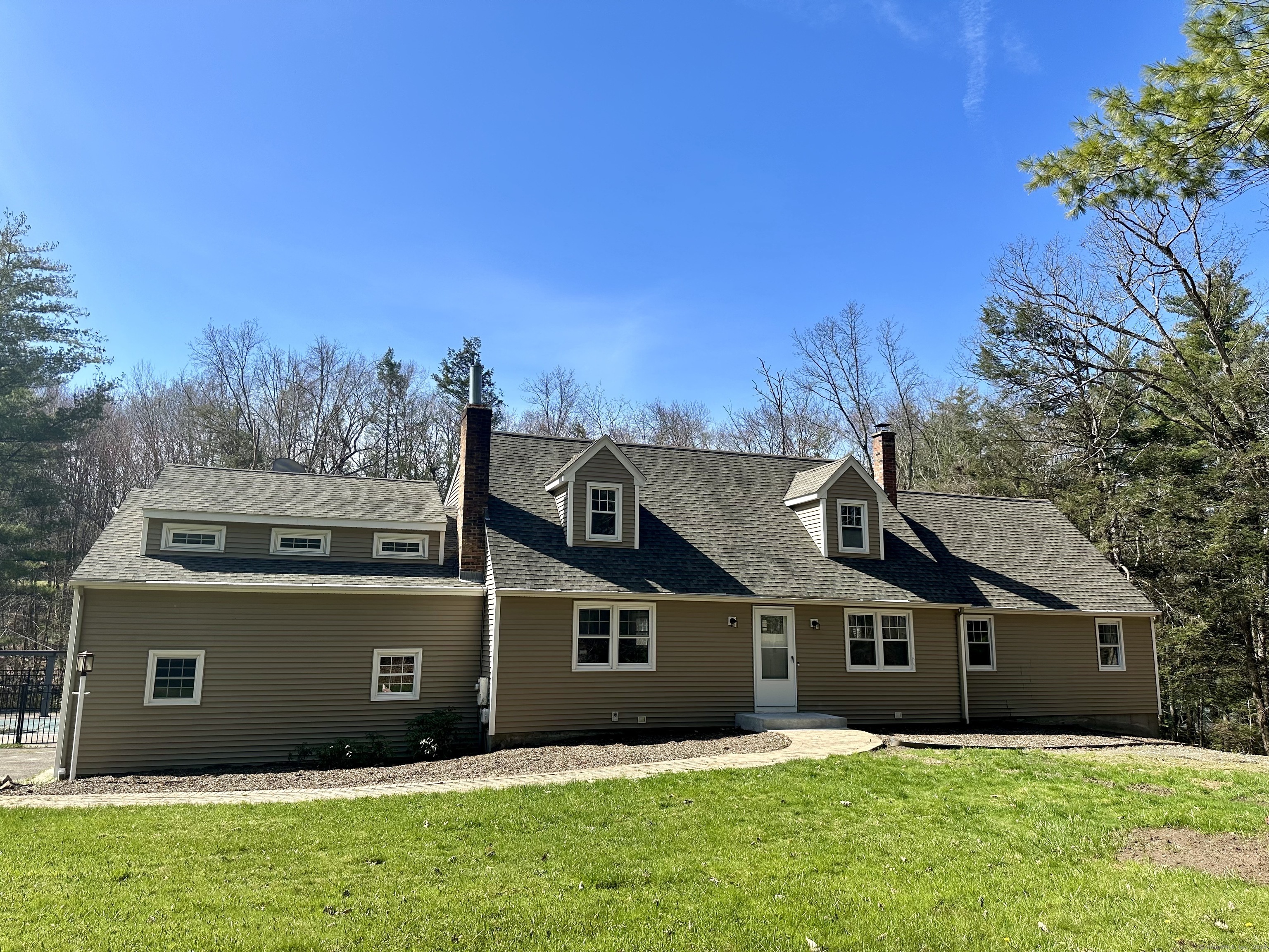 7 Saddle Drive, East Granby, CT 06026