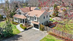 2 Norport Drive