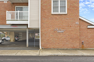 19 Isaacs Street, Unit #400