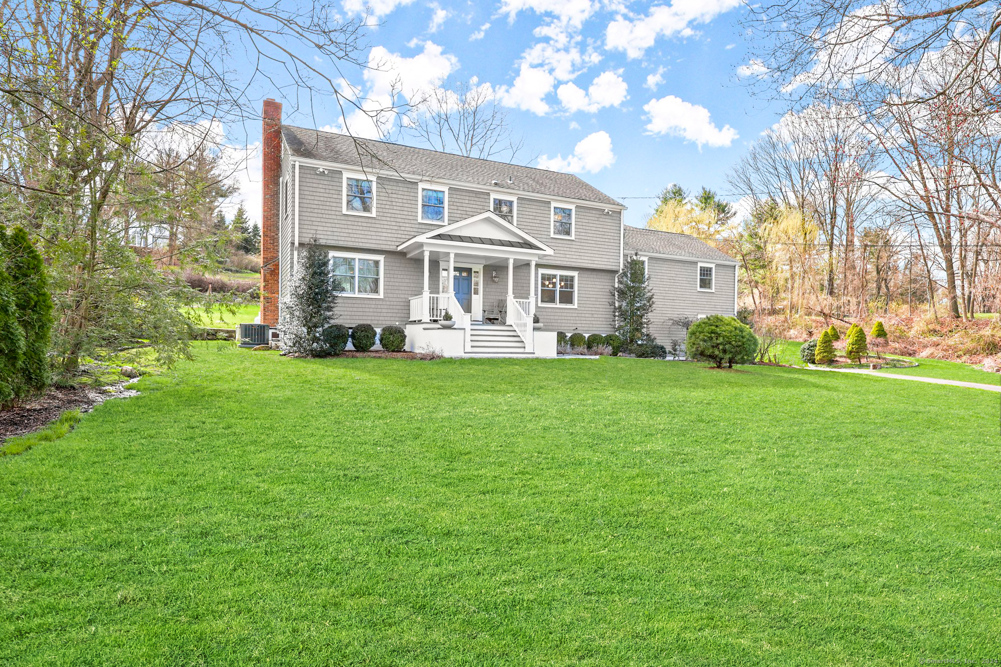 40 Siwanoy Lane New Canaan CT