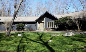 48 Breeds Hill Place