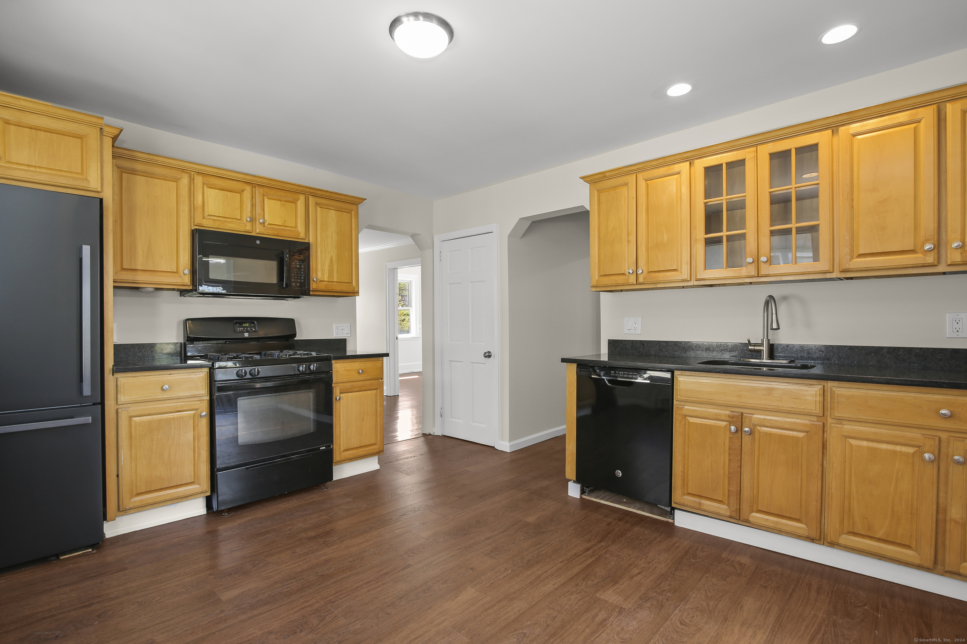 12 Peck Avenue, Greenwich, Connecticut photo 1