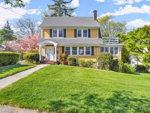 5 Howes Avenue