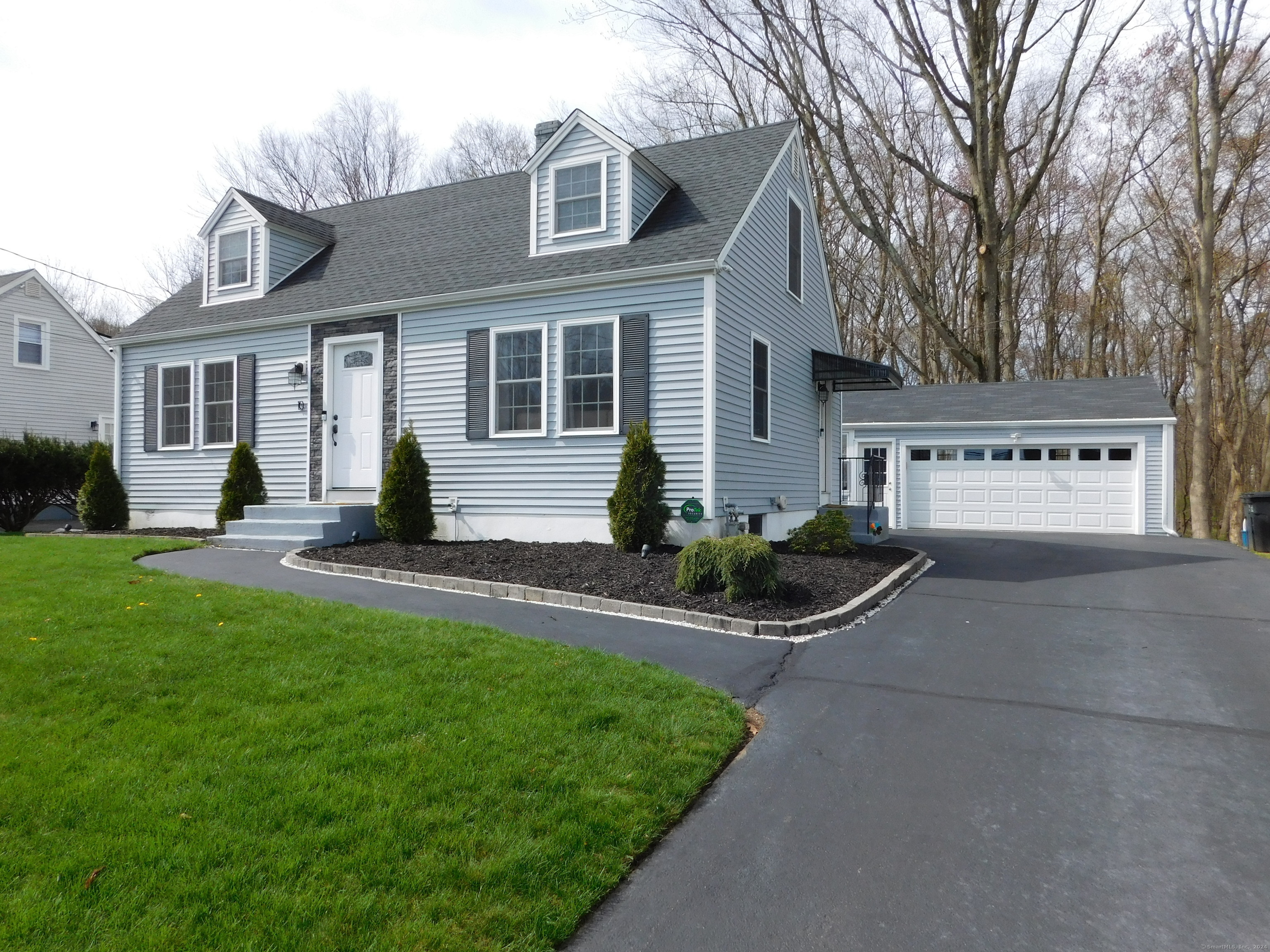 10 Maplevale Court East Haven CT