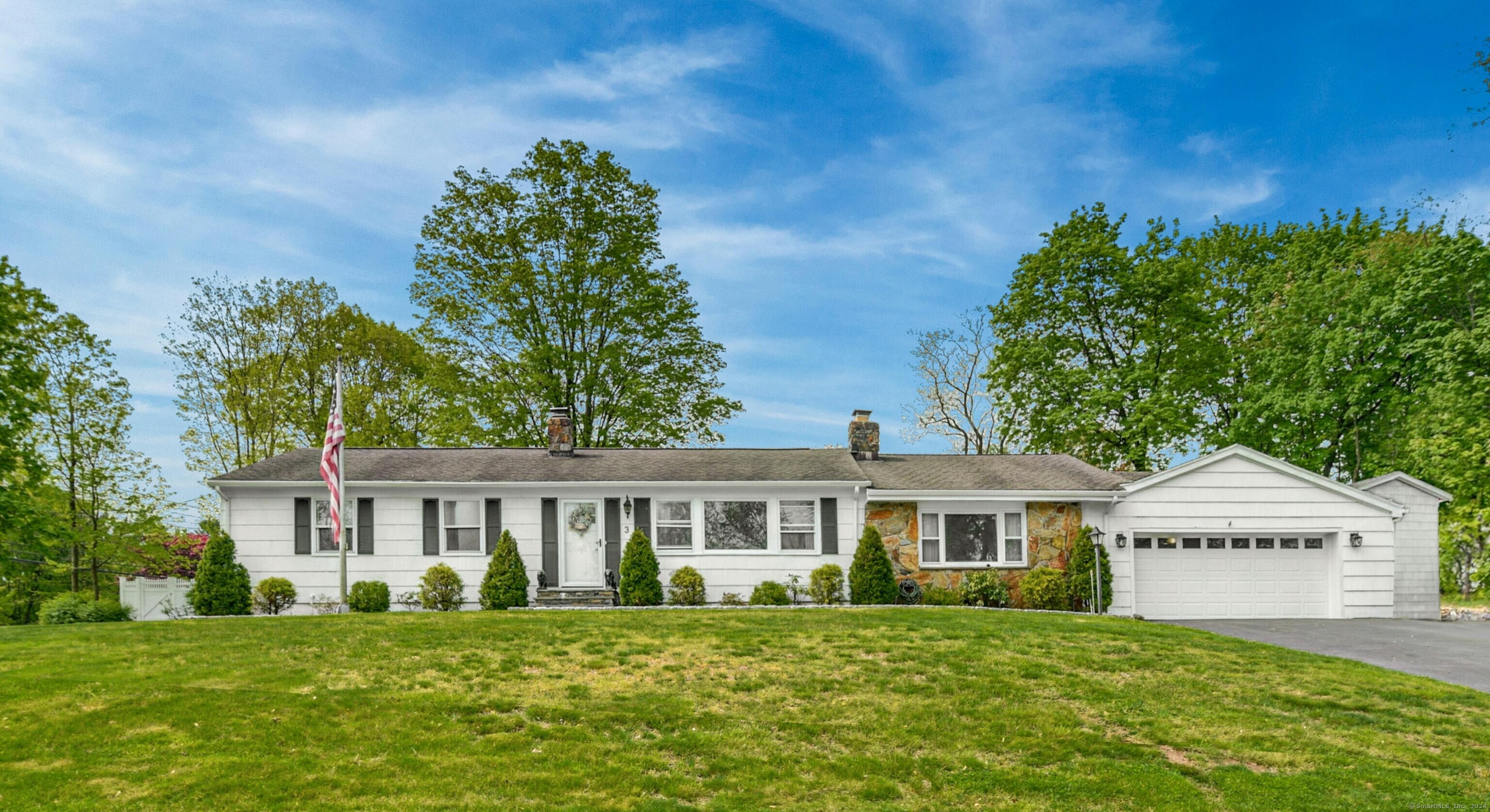 3 Lillian Drive — exterior photo