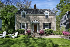116 Woodbury Avenue
