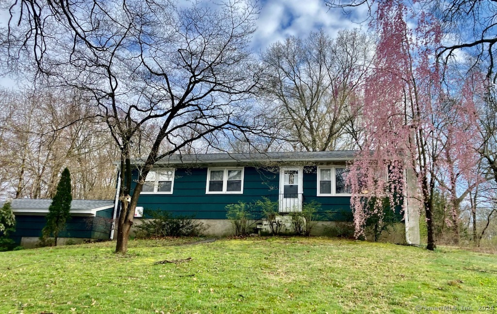 2 Dogwood Terrace Newtown CT