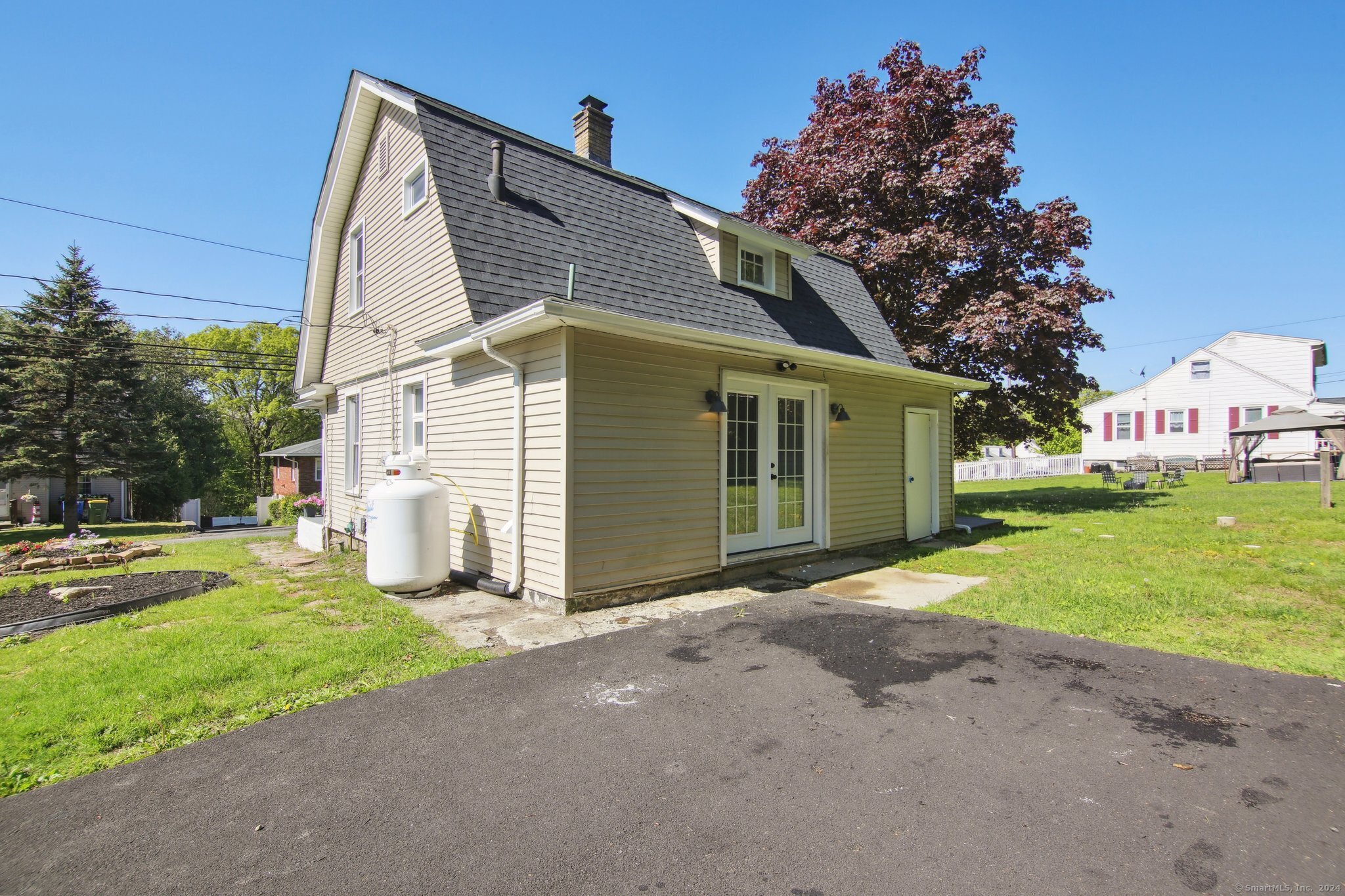 22 Ellsworth, Waterbury, Connecticut 06704