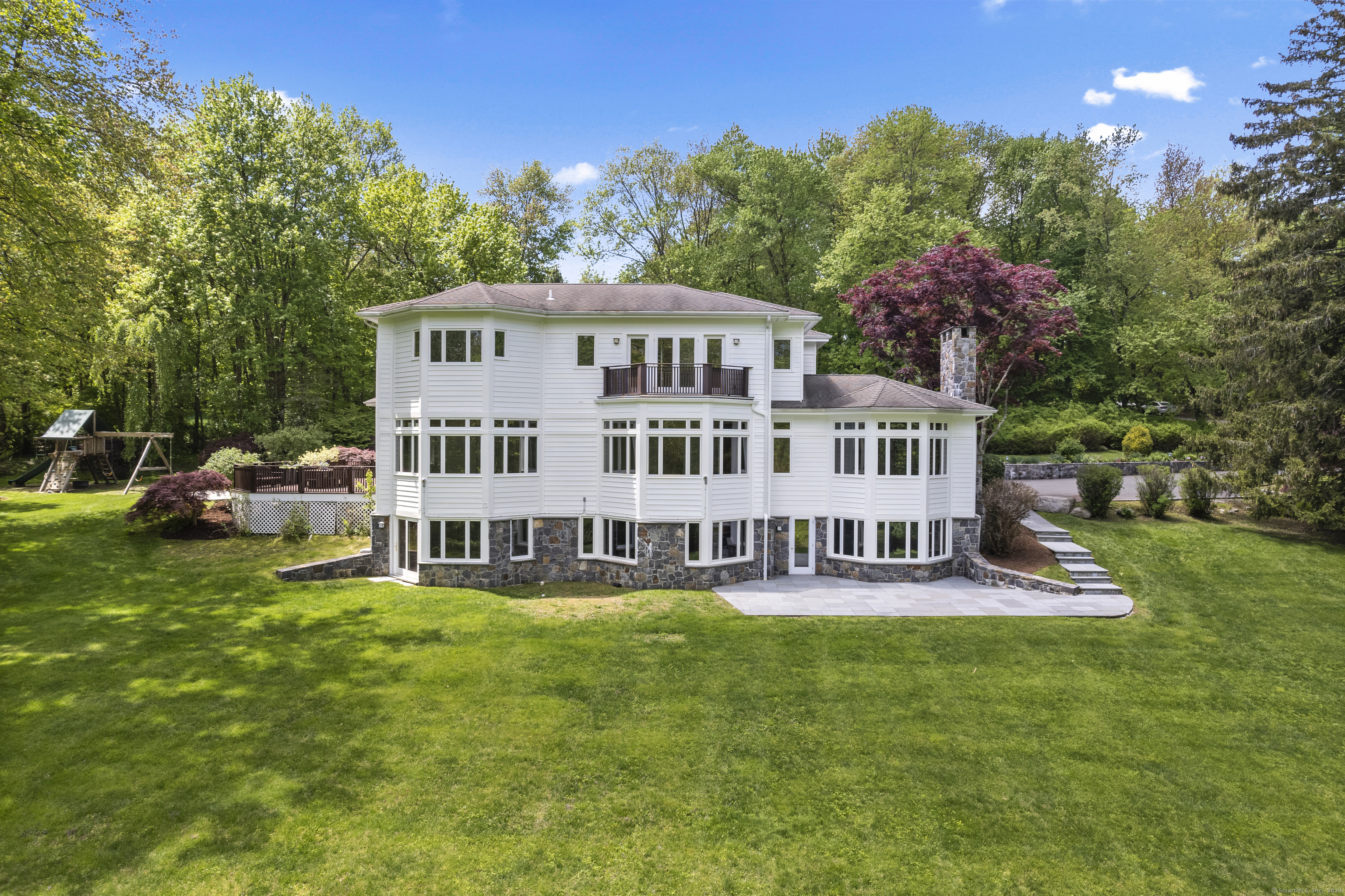 1315 Smith Ridge, New Canaan, Connecticut 06840