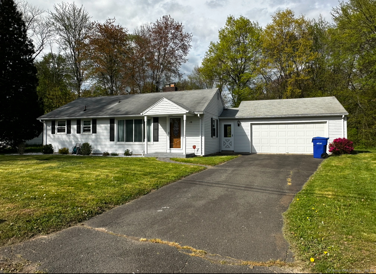 28 Cottage Grove Circle Bloomfield CT