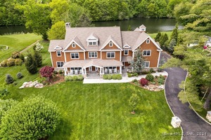10 Ravenglass Drive