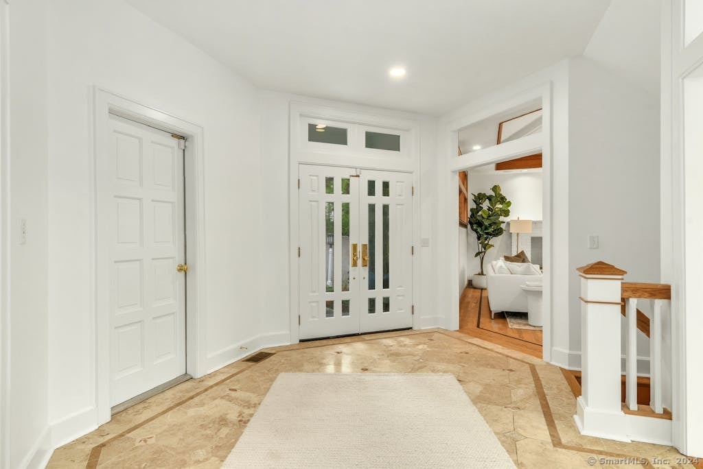 1315 Smith Ridge, New Canaan, Connecticut 06840