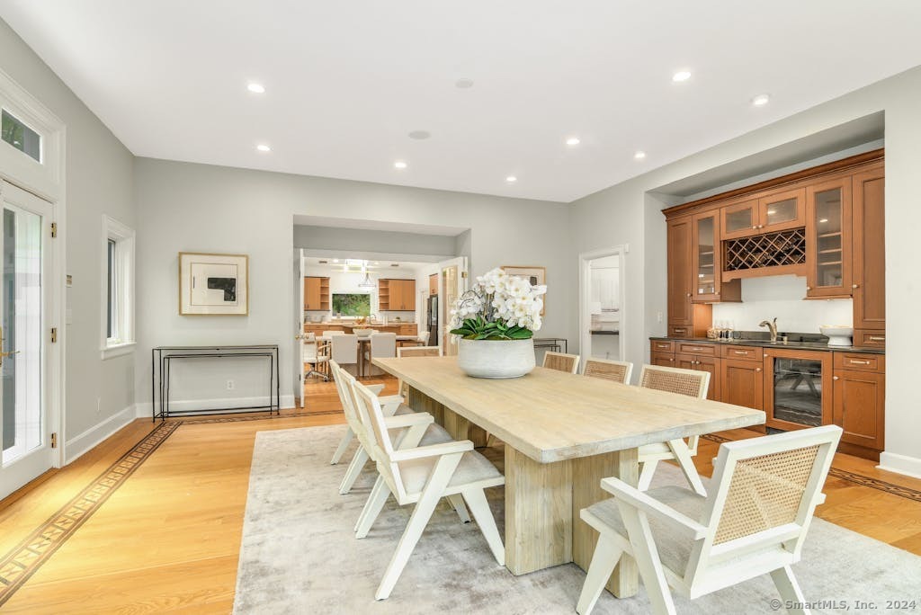 1315 Smith Ridge, New Canaan, Connecticut 06840