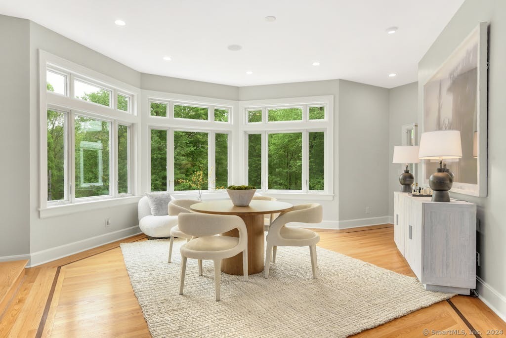 1315 Smith Ridge, New Canaan, Connecticut 06840