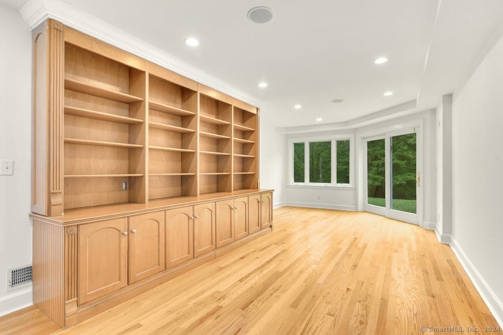 1315 Smith Ridge, New Canaan, Connecticut 06840