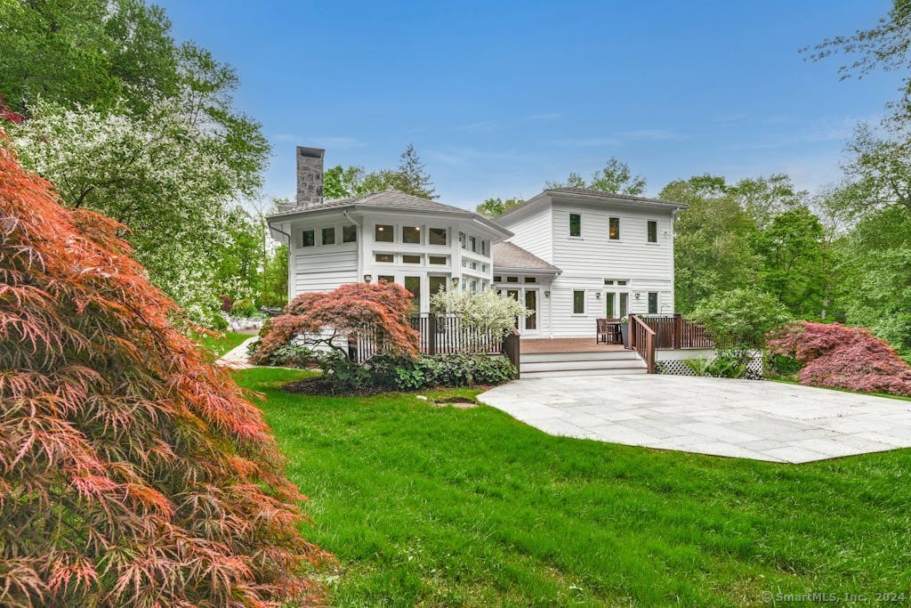 1315 Smith Ridge, New Canaan, Connecticut 06840