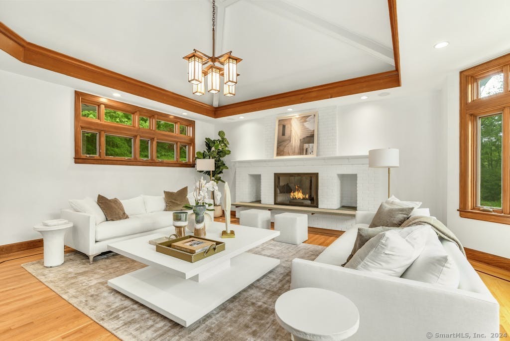 1315 Smith Ridge, New Canaan, Connecticut 06840