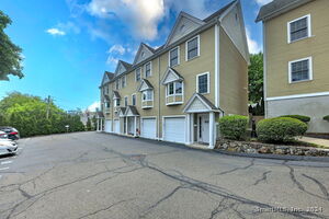 16 Hillside Place, Unit APT G4