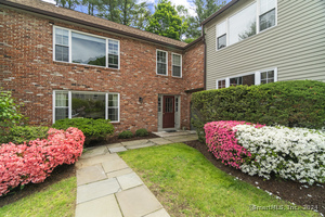 9 Village Walk, Unit 9