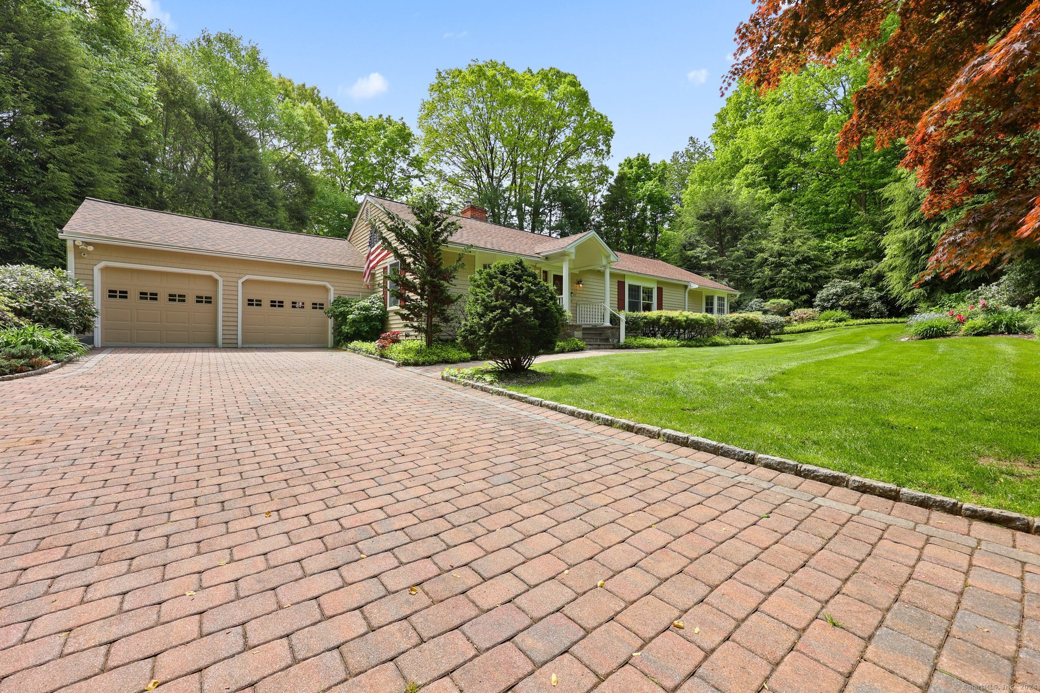 26 Bunker Hill Drive — exterior photo