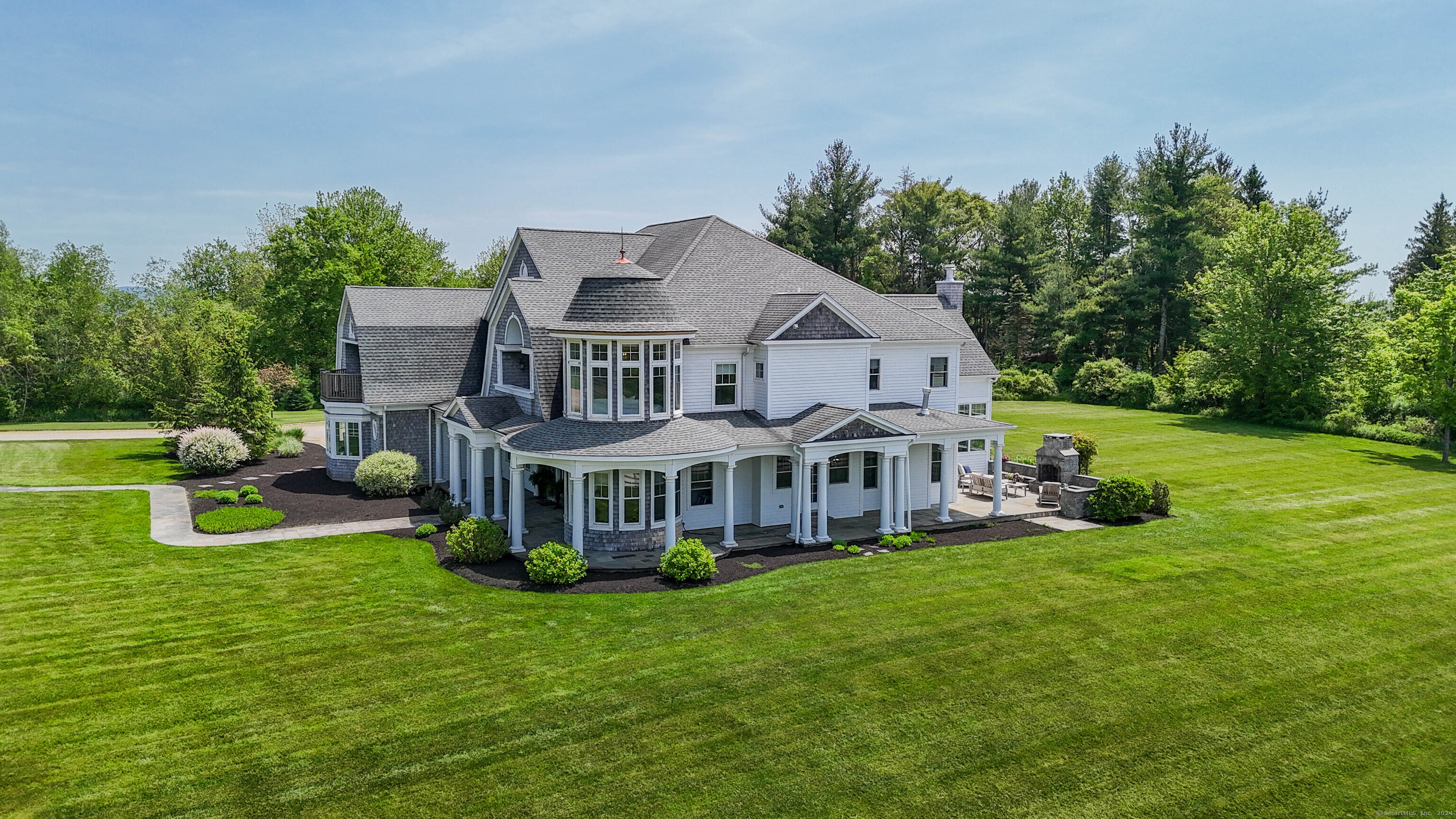 562 Upper Grassy Hill, Woodbury, Connecticut 06798