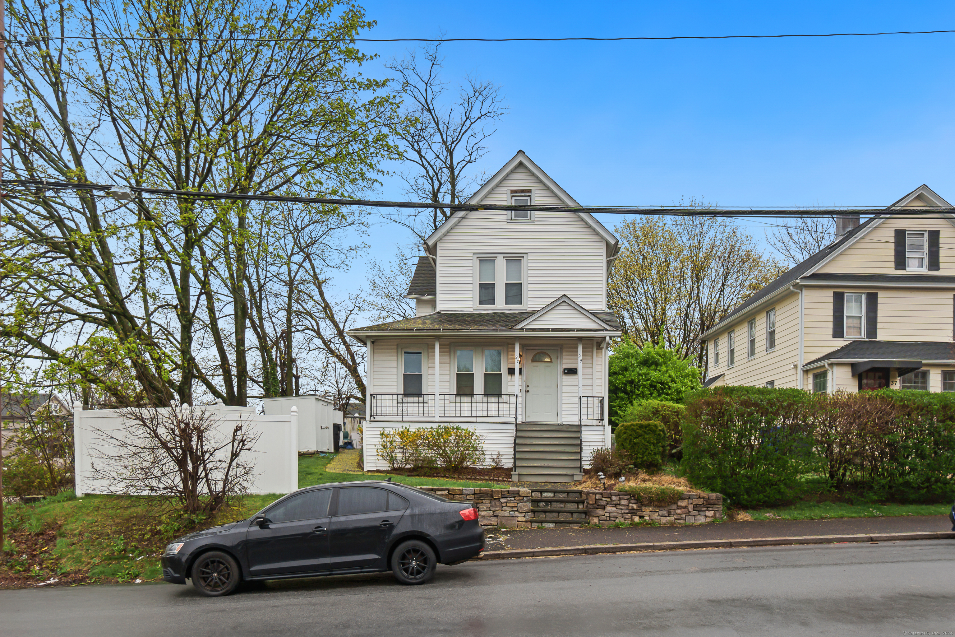 27 Tunxis Hill Road Fairfield CT