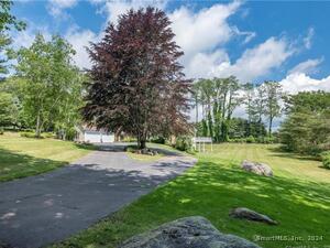 Homes for sale in Essex, CT | 17 Lookout Hl, Essex, CT 06426 | MLS# 24066588