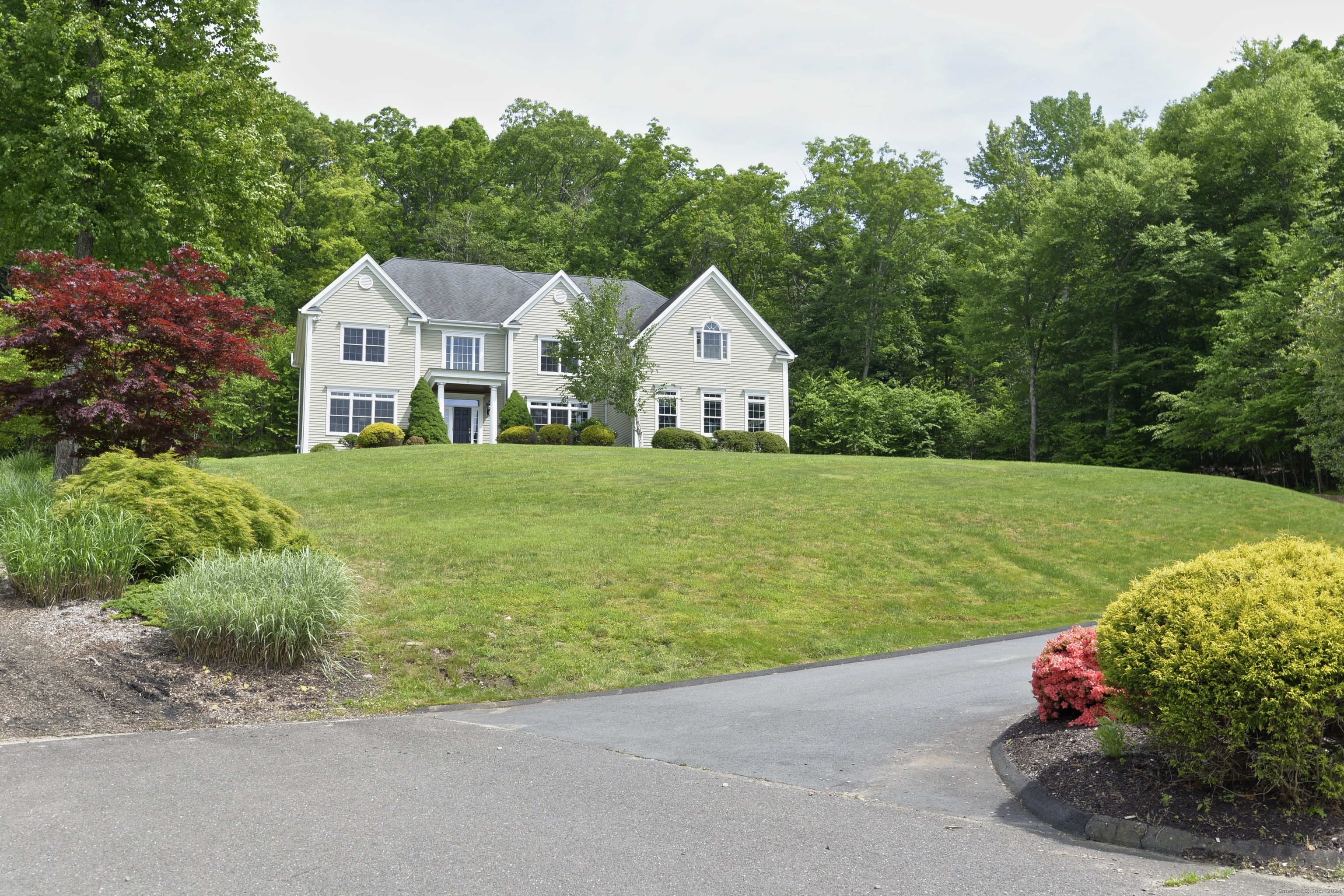 8 Bramble, Newtown, Connecticut 06470, 4 Bedrooms Bedrooms, 11 Rooms Rooms,3 BathroomsBathrooms,Single Family For Sale,For Sale,Bramble,170619650, Bramble Trail, Bramble Trail neighborhood, newtown homes, newtown real estate, newtown realtor, luxury homes newtown