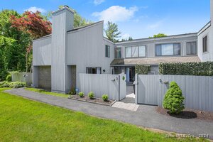 3 Forest Lane, Unit 3