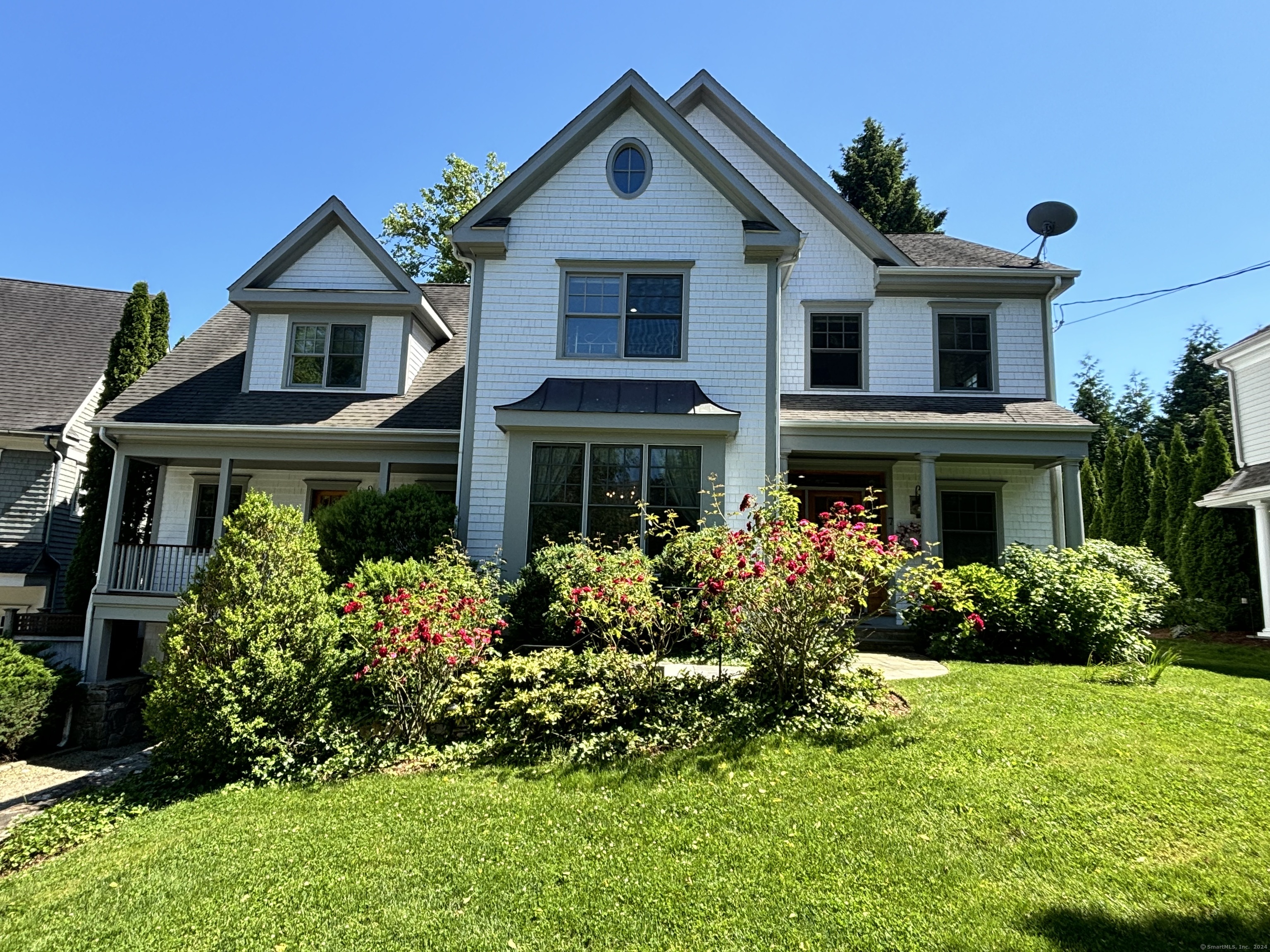 It doesn't get better than this in-town Rowayton beauty on a coveted cul-de-sac! A gracious 5-bedroom colonial featuring 9-foot ceilings, crown moldings and 6-inch white select oak plank floors with outstanding flow and living space. Imagine your family and friends gathering in the large, welcoming chef's kitchen while you prepare a spread for them! Take a stroll to Pinkney Park or to the many Rowayton Village shops and restaurants. Walk to Rowayton Elementary, no need for a school bus! Easy access to the Rowayton Metro North station for a one-hour commute to Grand Central Terminal. Less than a mile to Bayley Beach, where the neighbors gather and is the perfect spot to watch the July 4th fireworks. The quintessential Rowayton lifestyle awaits you!