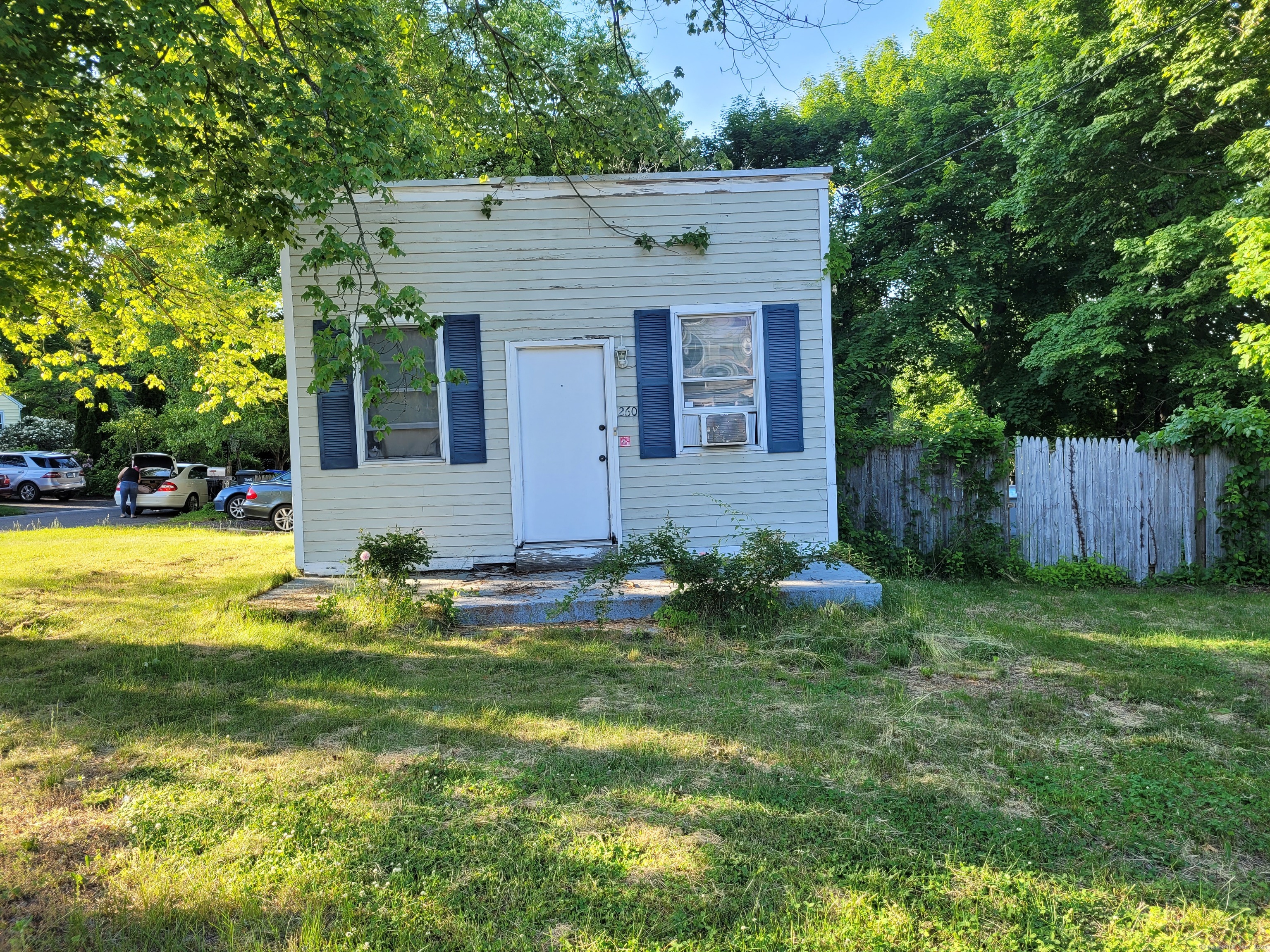 260 Old Town Road — exterior photo