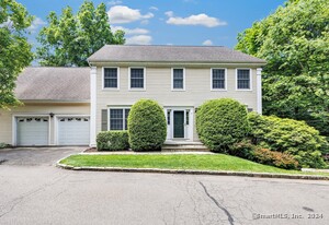9 Crowne Pond Lane, Unit 9