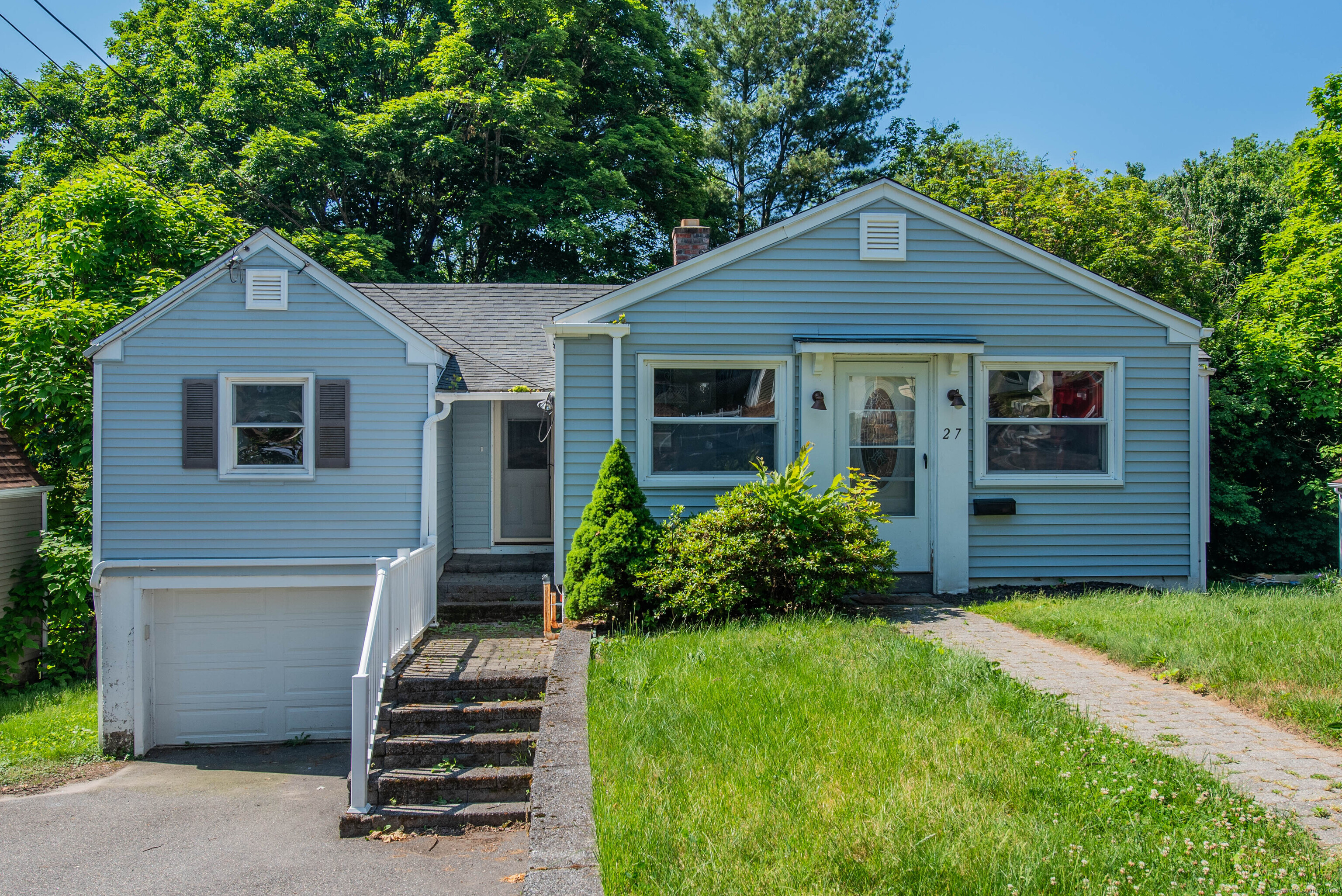 27 Viola Street, Watertown, CT 06779