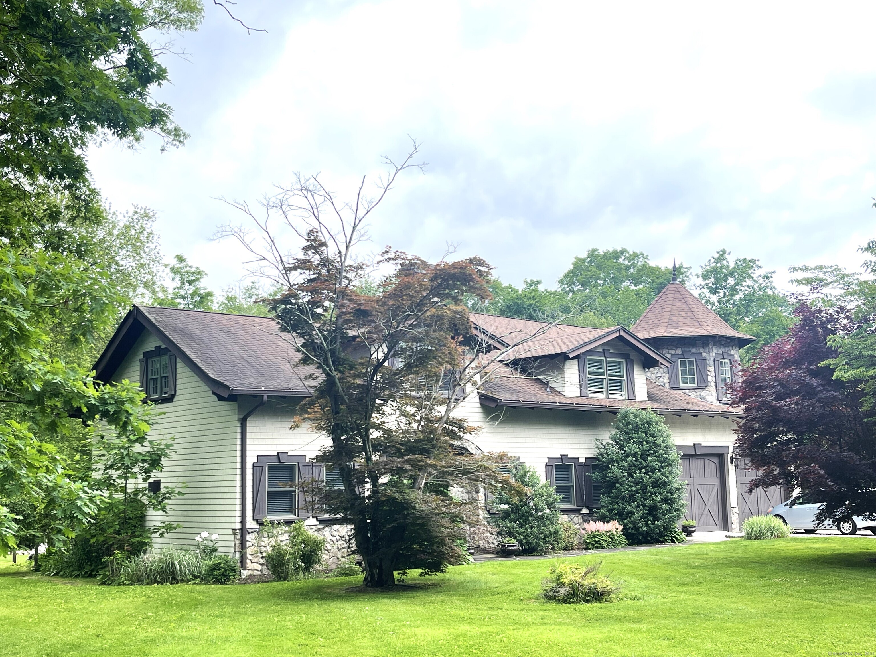 15 Mountain View, Weston, Connecticut 06883