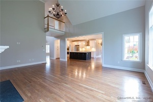 Homes for sale in Middlebury, CT | 22 Somerset Dr, Middlebury, CT 06762 | MLS# 24024751