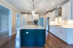 Homes for sale in Middlebury, CT | 22 Somerset Dr, Middlebury, CT 06762 | MLS# 24024751