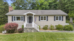 6 Oakwood Court