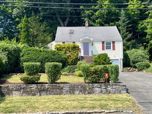 3 Bartlett Avenue