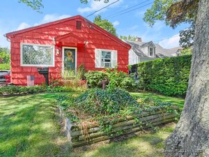 287 Oaklawn Avenue