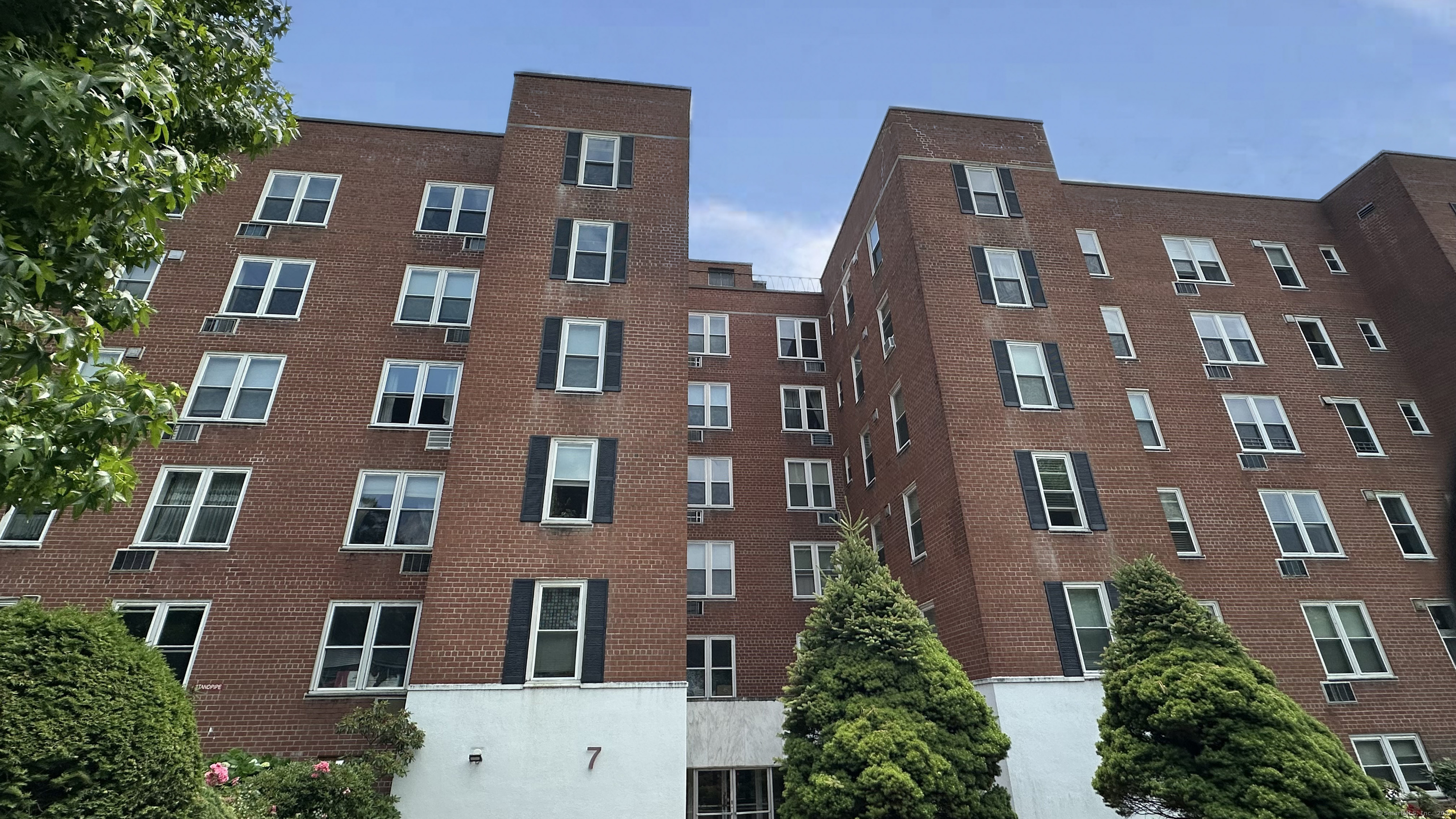 7 4th Street, Unit APT 4B — exterior photo
