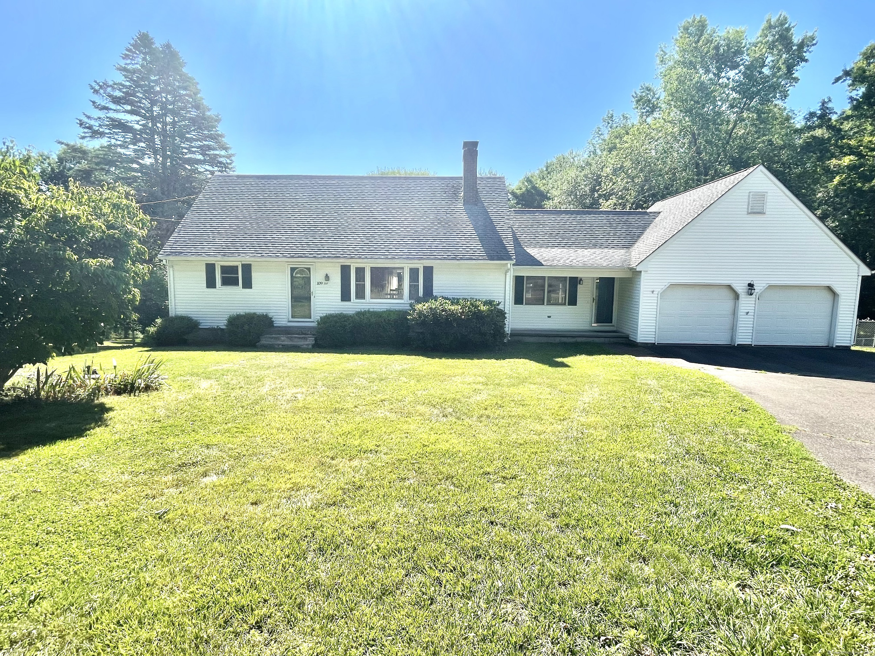 109 Holcomb Street East Granby CT