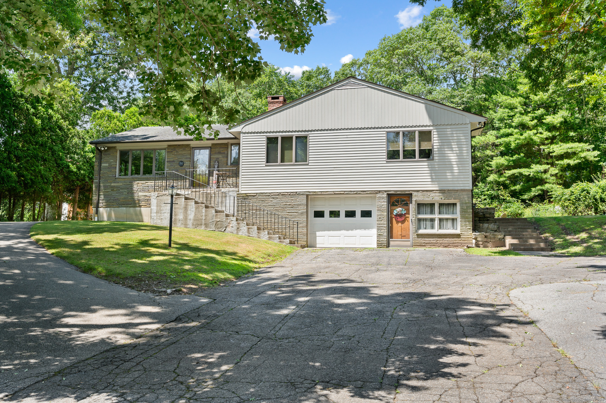 350 Great Neck Road Waterford CT