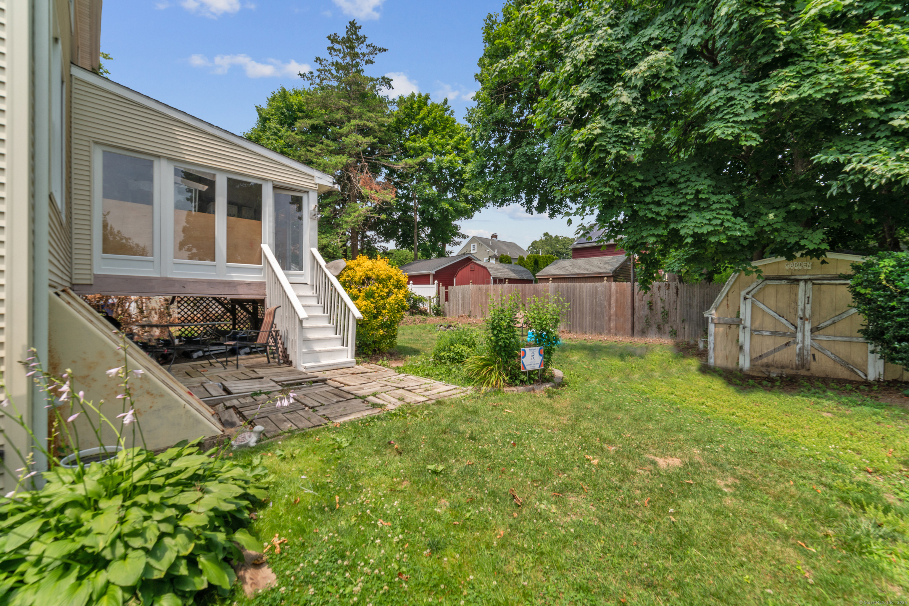 9 Sorenson, West Haven, Connecticut 06516