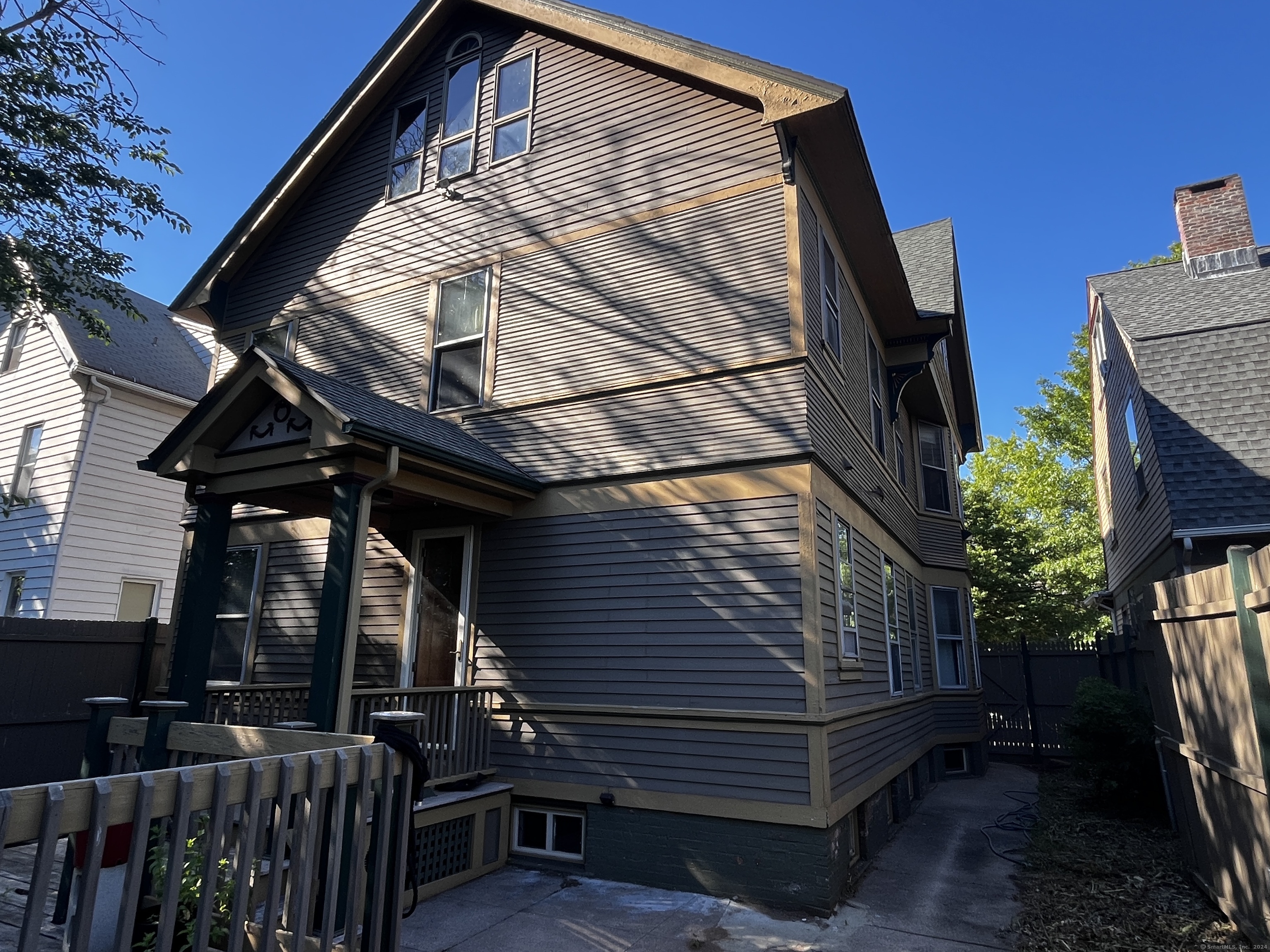 868 Elm, New Haven, Connecticut 06511